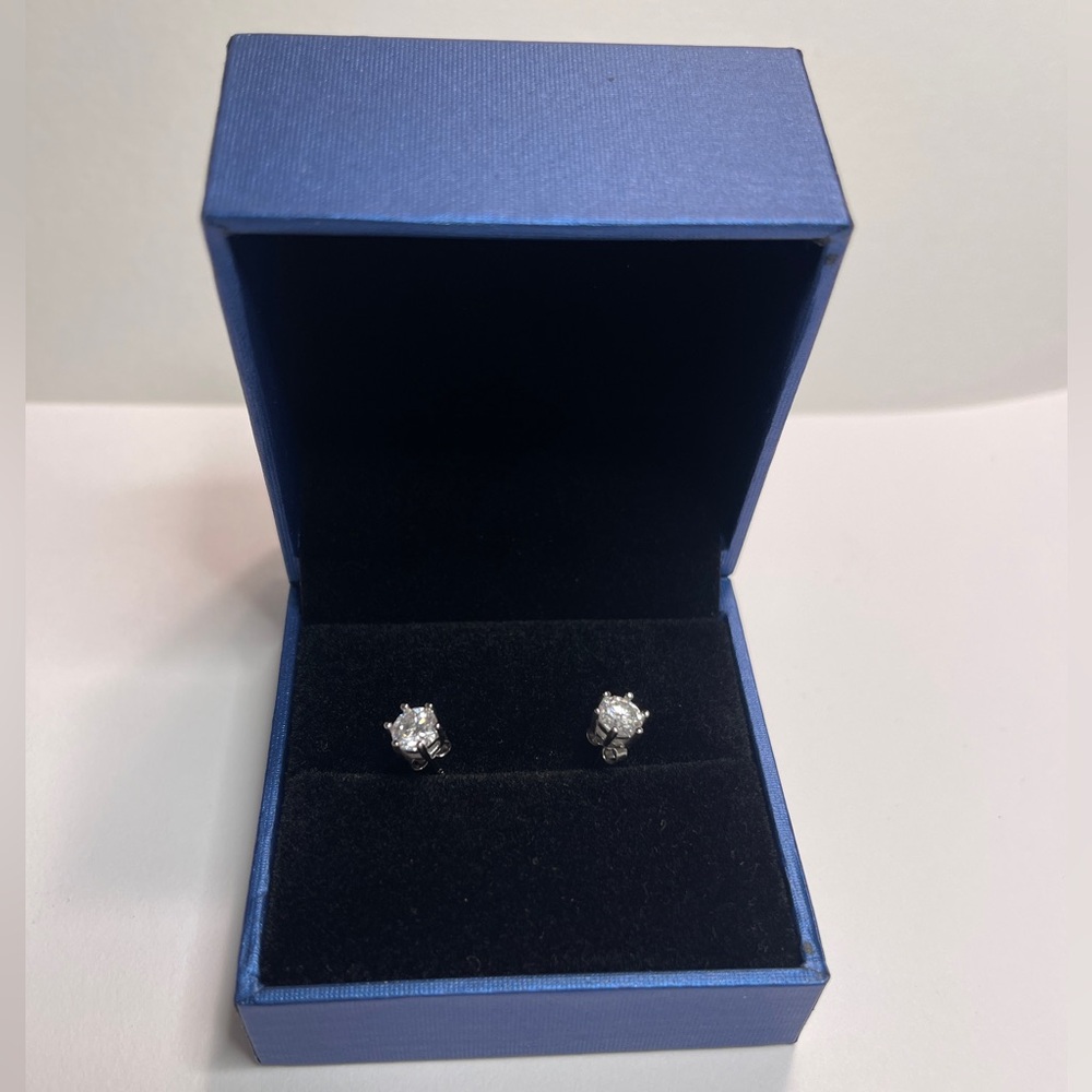 .5 Carat Moissanite Stud Earrings Sterling silver certificate appraised - Picture 8 of 9